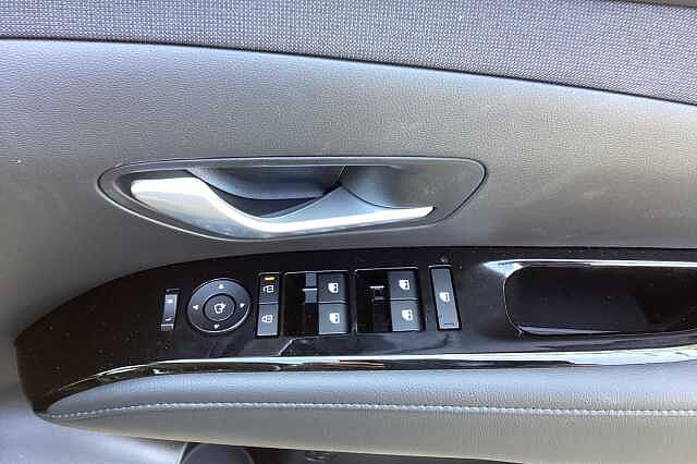 Hyundai Tucson Estate 1.6T Plug-in Hybrid Premium 5dr 4WD Auto