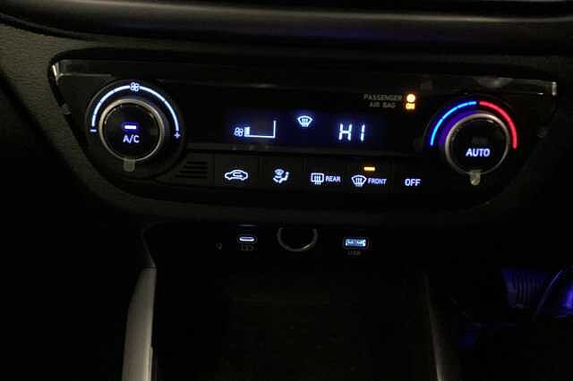 Hyundai i10 1.2 [79] Premium 5dr Auto [Nav]