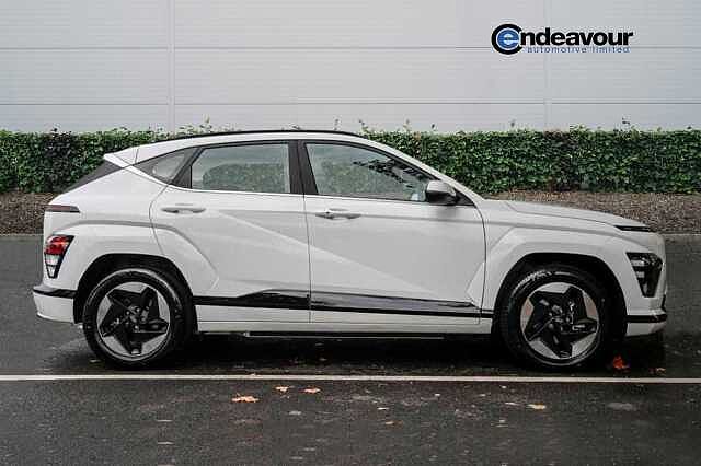 Hyundai KONA E (218ps) Advance White