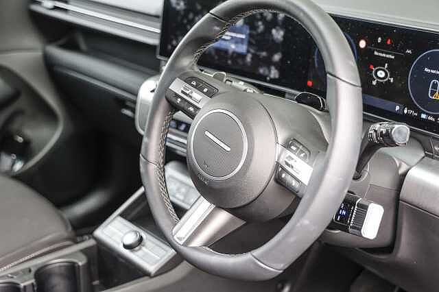 Hyundai KONA E (218ps) Advance White