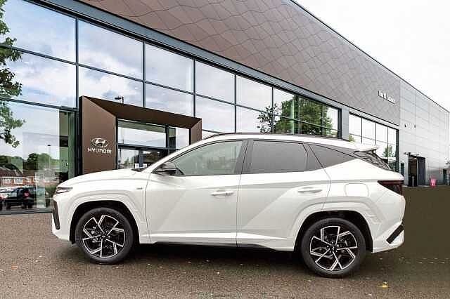 Hyundai TUCSON 1.6T Hybrid N Line S 5dr Auto Estate White