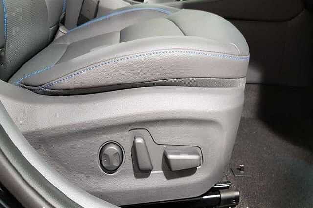 Hyundai IONIQ 1.6 GDi (105ps) Premium SE Plug-in Hybrid