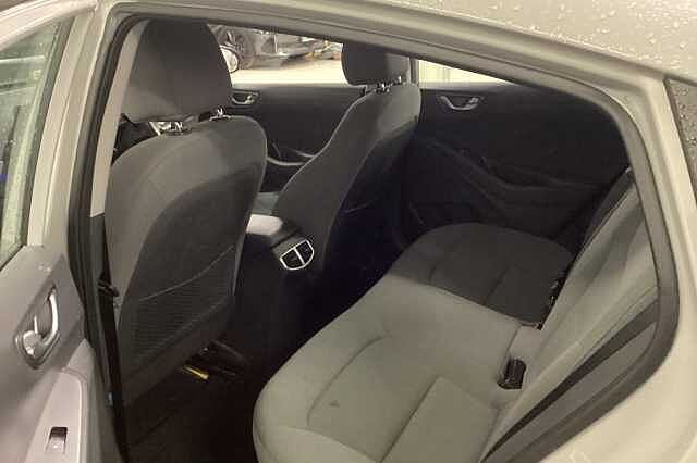 Hyundai IONIQ 1.6 GDi Hybrid Premium 5dr DCT