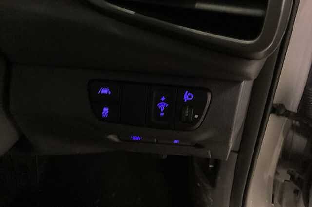 Hyundai IONIQ 1.6 GDi Hybrid Premium 5dr DCT
