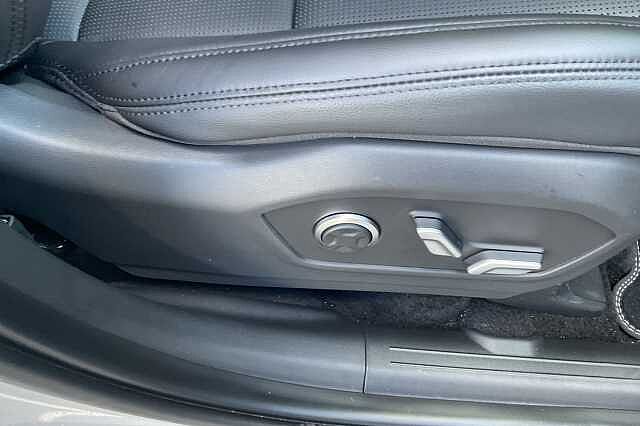 Hyundai SANTA FE 1.6 TGDi 239 Hybrid Ultimate 5dr Auto