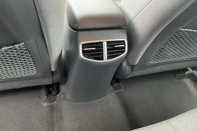Hyundai IONIQ 1.6 GDi Plug-in Hybrid Premium 5dr DCT