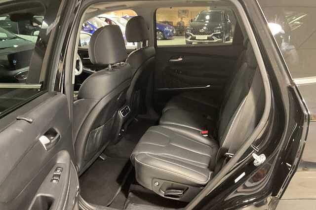 Hyundai SANTA FE 1.6 TGDi Plug-in Hybrid Ultimate 5dr 4WD Auto Black