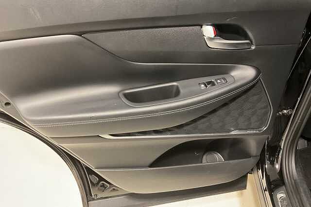 Hyundai SANTA FE 1.6 TGDi Plug-in Hybrid Ultimate 5dr 4WD Auto Black