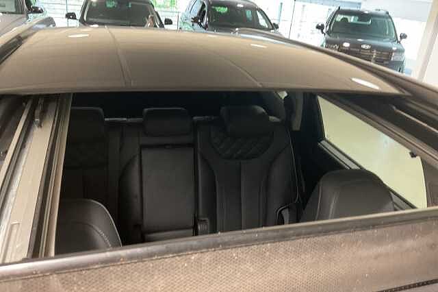 Hyundai SANTA FE 1.6 TGDi Plug-in Hybrid Ultimate 5dr 4WD Auto Black