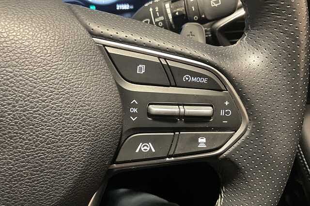 Hyundai SANTA FE 1.6 TGDi Plug-in Hybrid Ultimate 5dr 4WD Auto Black