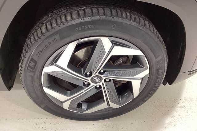 Hyundai TUCSON 1.6 TGDi Plug-in Hybrid Premium 5dr 4WD Auto