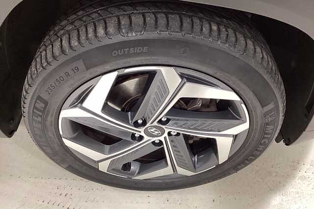 Hyundai TUCSON 1.6 TGDi Plug-in Hybrid Premium 5dr 4WD Auto