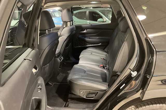 Hyundai SANTA FE 1.6 TGDi Hybrid Ultimate 5dr Auto Black