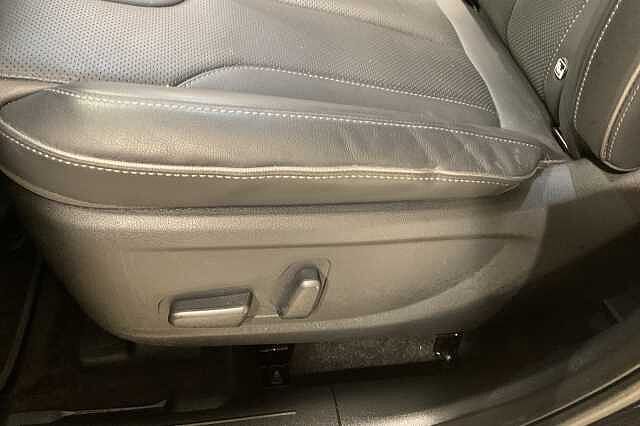 Hyundai SANTA FE 1.6 TGDi Hybrid Ultimate 5dr Auto Black
