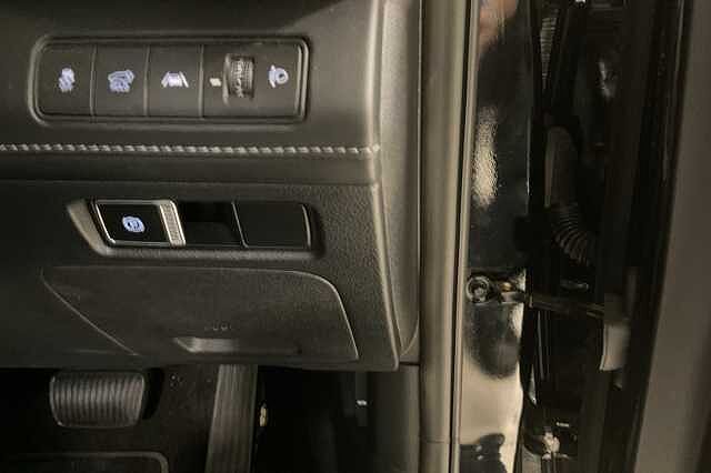 Hyundai SANTA FE 1.6 TGDi Hybrid Ultimate 5dr Auto Black