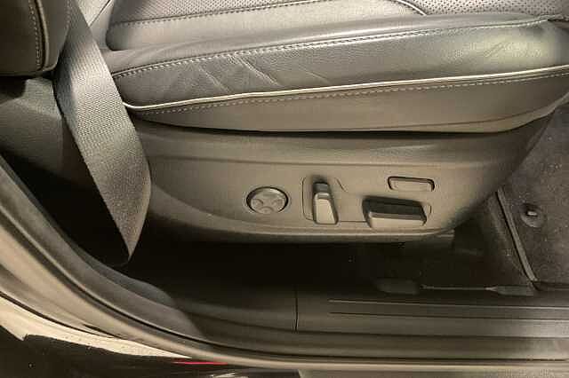 Hyundai SANTA FE 1.6 TGDi Hybrid Ultimate 5dr Auto Black