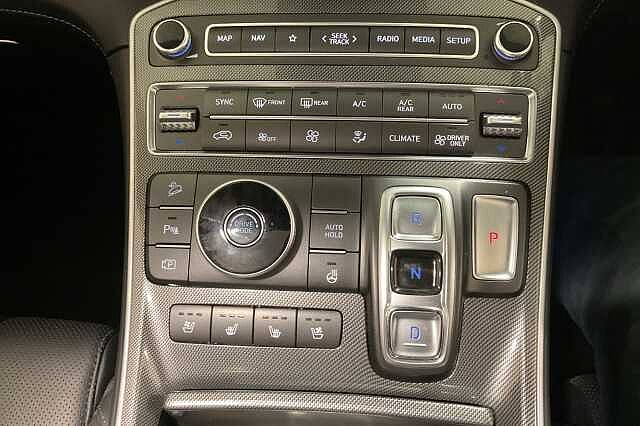 Hyundai SANTA FE 1.6 TGDi Hybrid Ultimate 5dr Auto Black