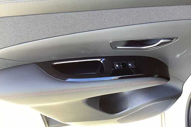 Hyundai TUCSON 1.6T 48V MHD N Line S 5dr 4WD DCT White