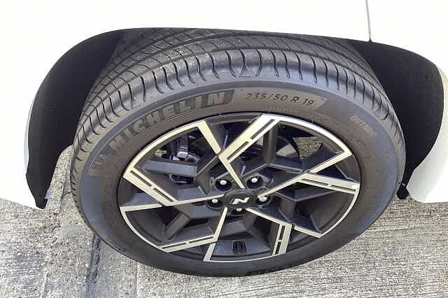 Hyundai TUCSON 1.6T 48V MHD N Line S 5dr 4WD DCT White