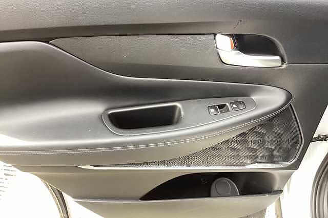 Hyundai SANTA FE 1.6 TGDi Hybrid Ultimate 5dr 4WD Auto