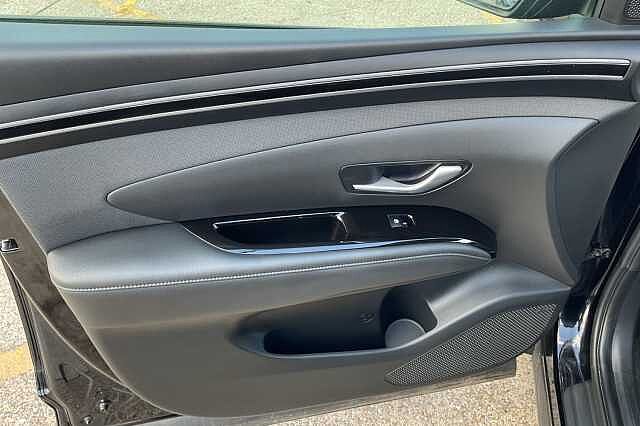 Hyundai TUCSON 1.6 TGDi Hybrid 230 Premium 5dr 2WD Auto Black
