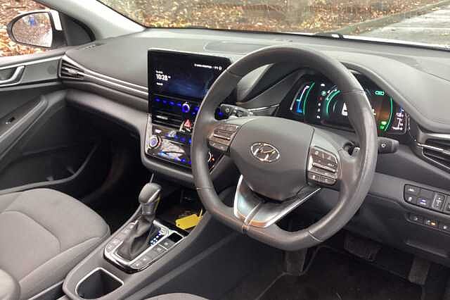 Hyundai IONIQ 1.6 GDi Plug-in Hybrid Premium 5dr DCT
