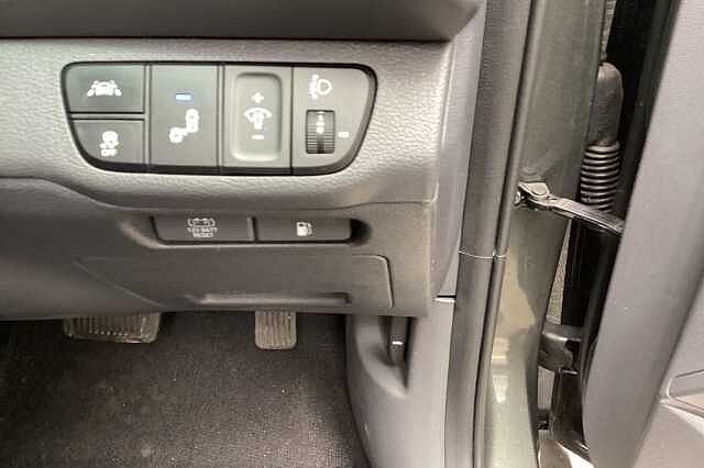 Hyundai IONIQ 1.6 GDi Hybrid Premium SE 5dr DCT