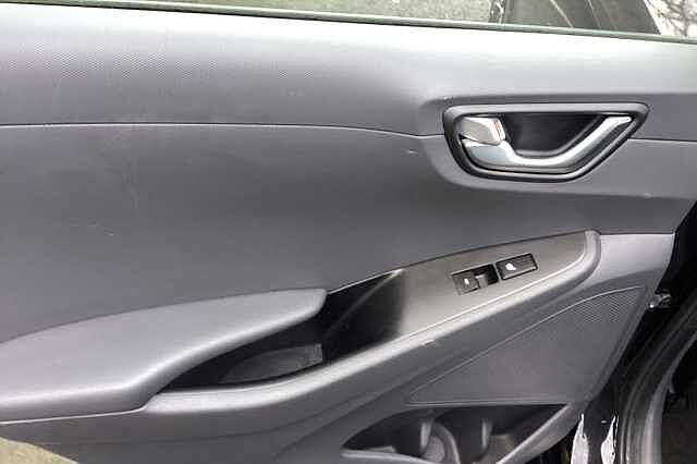 Hyundai IONIQ 1.6 GDi Hybrid Premium SE 5dr DCT