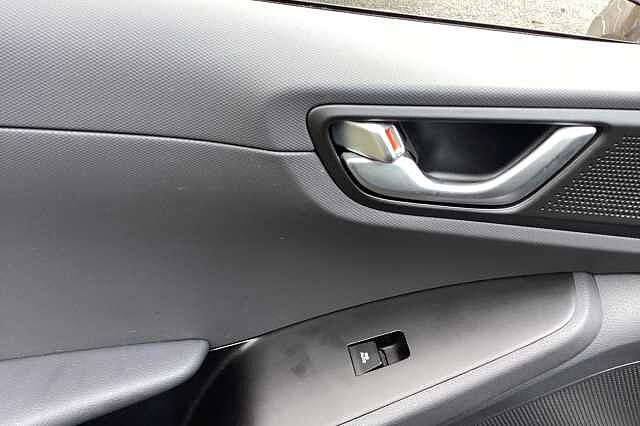 Hyundai IONIQ 1.6 GDi Hybrid Premium SE 5dr DCT