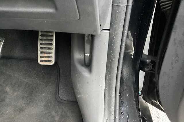 Hyundai IONIQ 1.6 GDi Hybrid Premium SE 5dr DCT