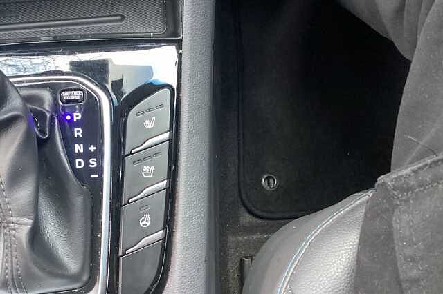 Hyundai IONIQ 1.6 GDi Hybrid Premium SE 5dr DCT