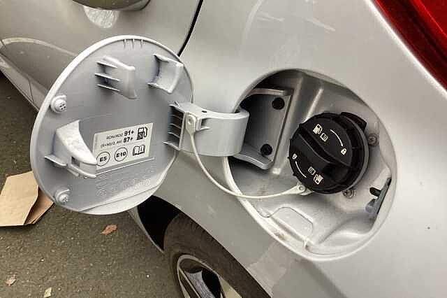 Hyundai i10 1.0 MPi Premium 5dr