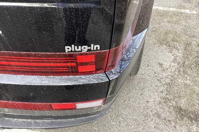 Hyundai SANTA FE 1.6 TGDi Plug-in Hybrid Premium 5dr 4WD Auto