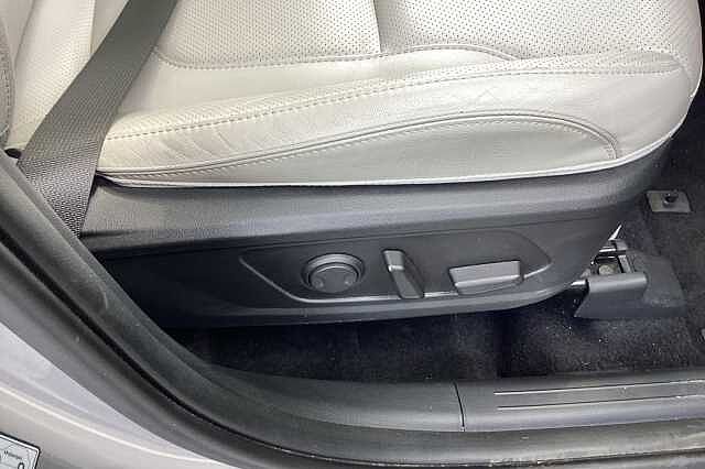 Hyundai TUCSON 1.6 TGDi 48V MHD Ultimate 5dr 2WD DCT Silver