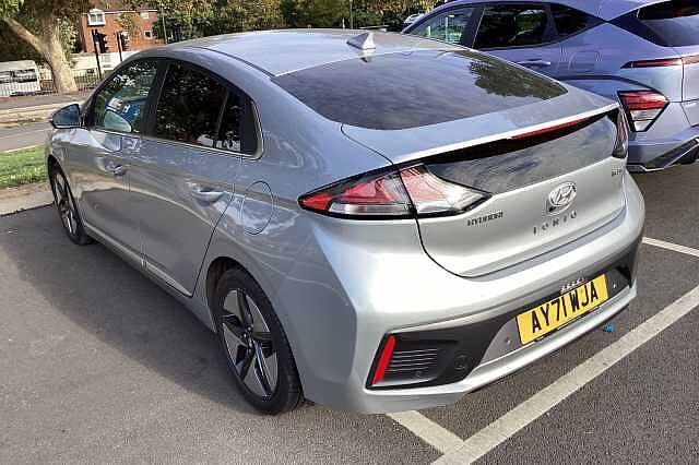 Hyundai IONIQ 1.6 GDi Hybrid DCT 2021MY Premium SE