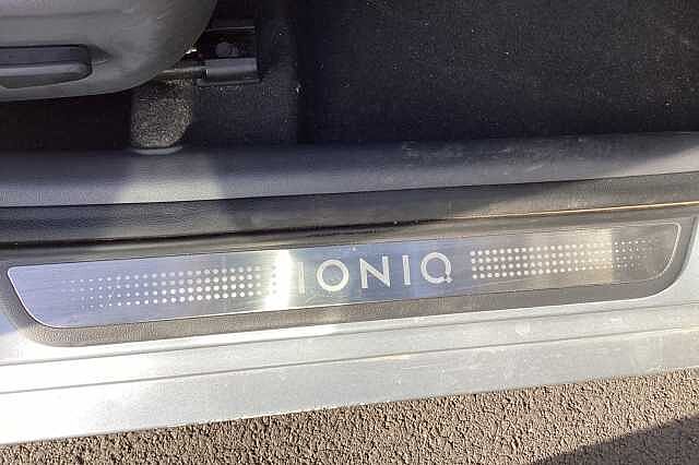 Hyundai IONIQ 1.6 GDi Hybrid DCT 2021MY Premium SE