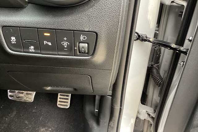 Hyundai KONA 150kW Premium 64kWh 5dr Auto