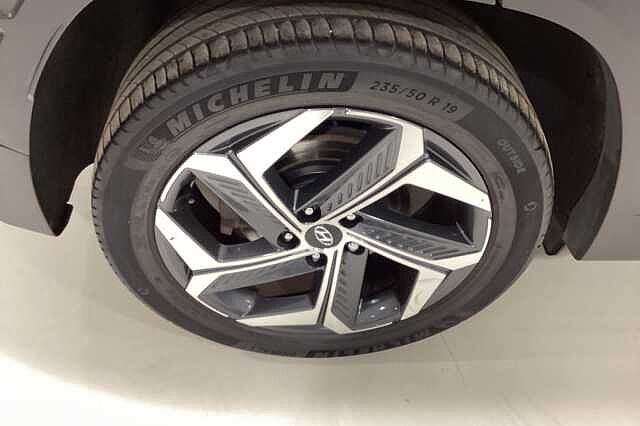 Hyundai TUCSON 1.6 TGDi Plug-in Hybrid Premium 5dr 4WD Auto