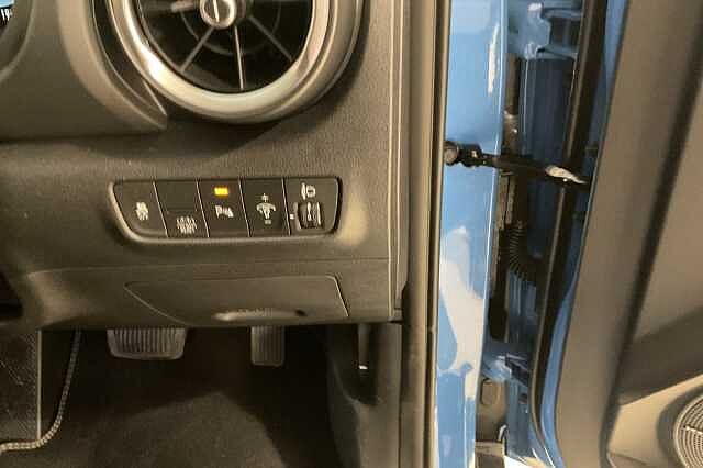 Hyundai KONA 1.6 GDi Hybrid Premium 5dr DCT
