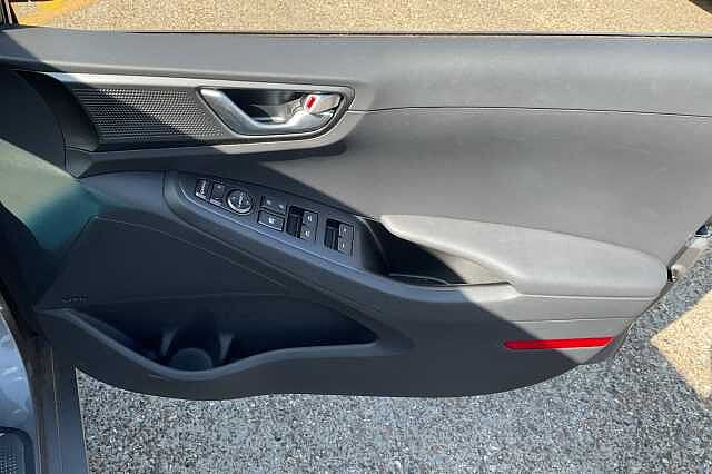 Hyundai IONIQ 1.6 GDi Hybrid Premium 5dr DCT