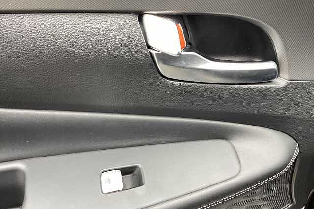 Hyundai SANTA FE 1.6 T-GDi PHEV 4WD Aut. 2023MY Ultimate Black