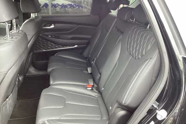 Hyundai SANTA FE 1.6 T-GDi PHEV 4WD Aut. 2023MY Ultimate Black