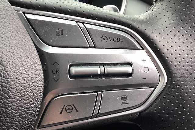 Hyundai SANTA FE 1.6 T-GDi PHEV 4WD Aut. 2023MY Ultimate Black