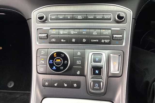 Hyundai SANTA FE 1.6 T-GDi PHEV 4WD Aut. 2023MY Ultimate Black